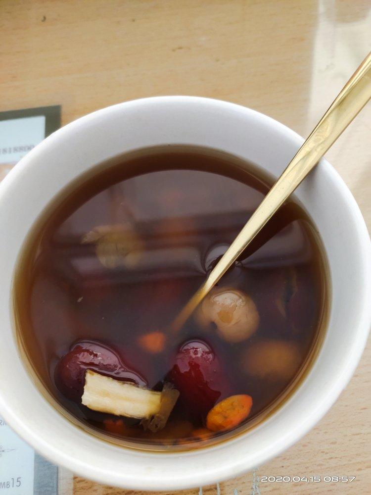 【养生茶饮】桂圆红枣黑糖姜茶                                       疏肝解郁、活血调经、暖宫补血