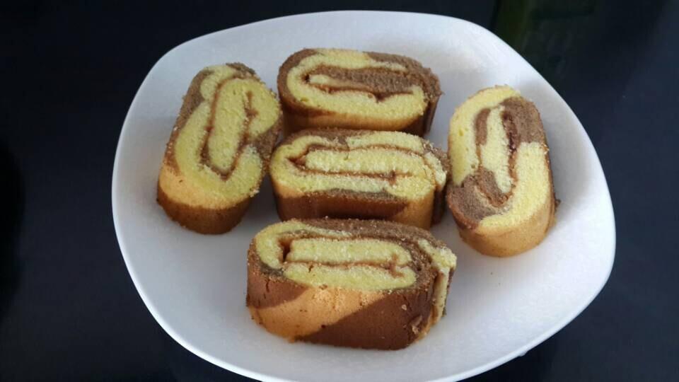 双色蛋糕卷的做法