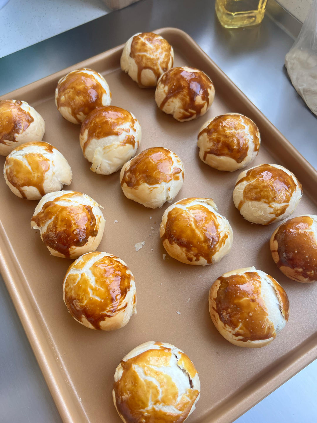 超简单 免揉 酥掉渣的蛋黄酥(超详细附全程视频)不破酥『万能酥皮』