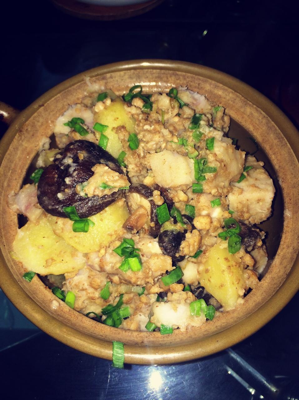 香菇肉末焖香芋(宝贝最喜欢吃的菜之一)