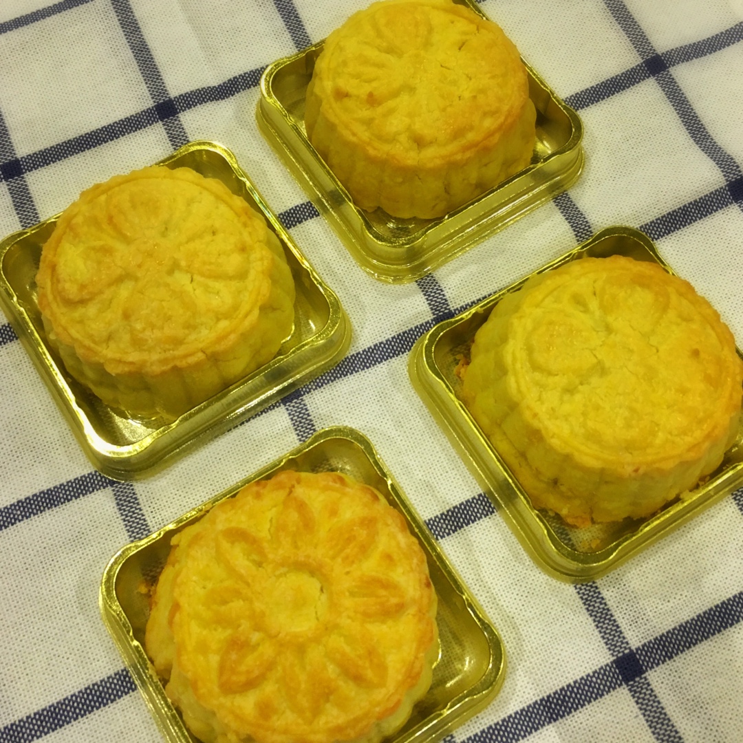 酥皮奶黄月饼