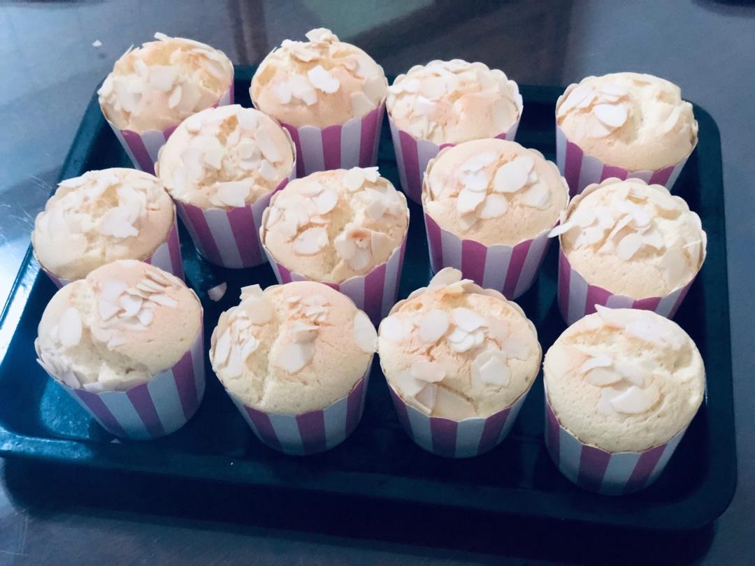 纸杯蛋糕 8寸戚风蛋糕的量