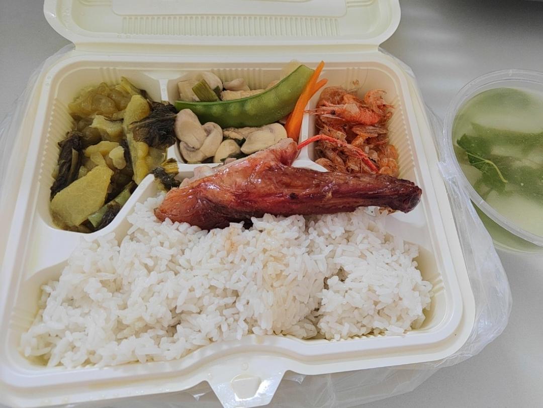 一个人的午餐