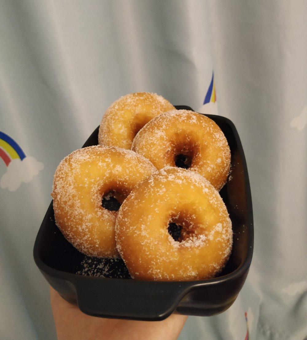 🍩超快手一小时低糖无需烤箱的甜甜圈（详细视频）