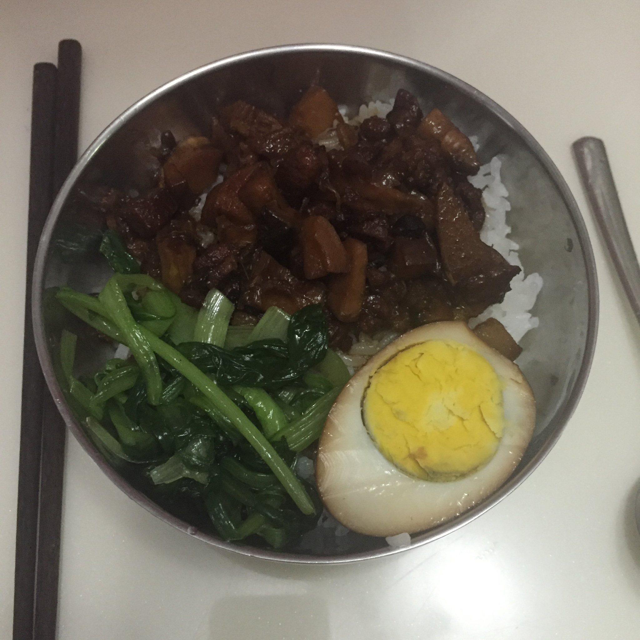 洋葱酥卤肉饭