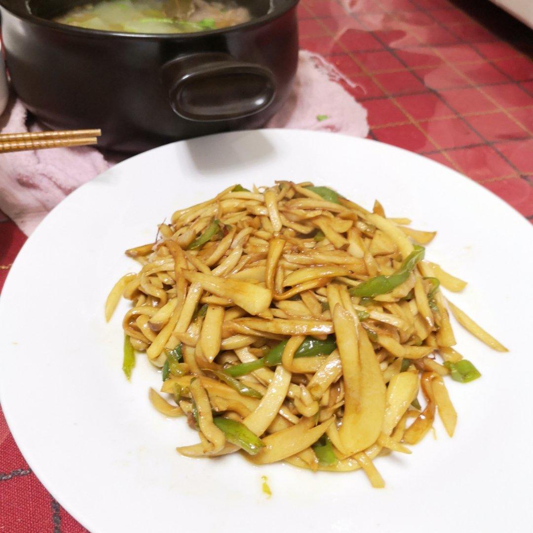 青椒素炒杏鲍菇