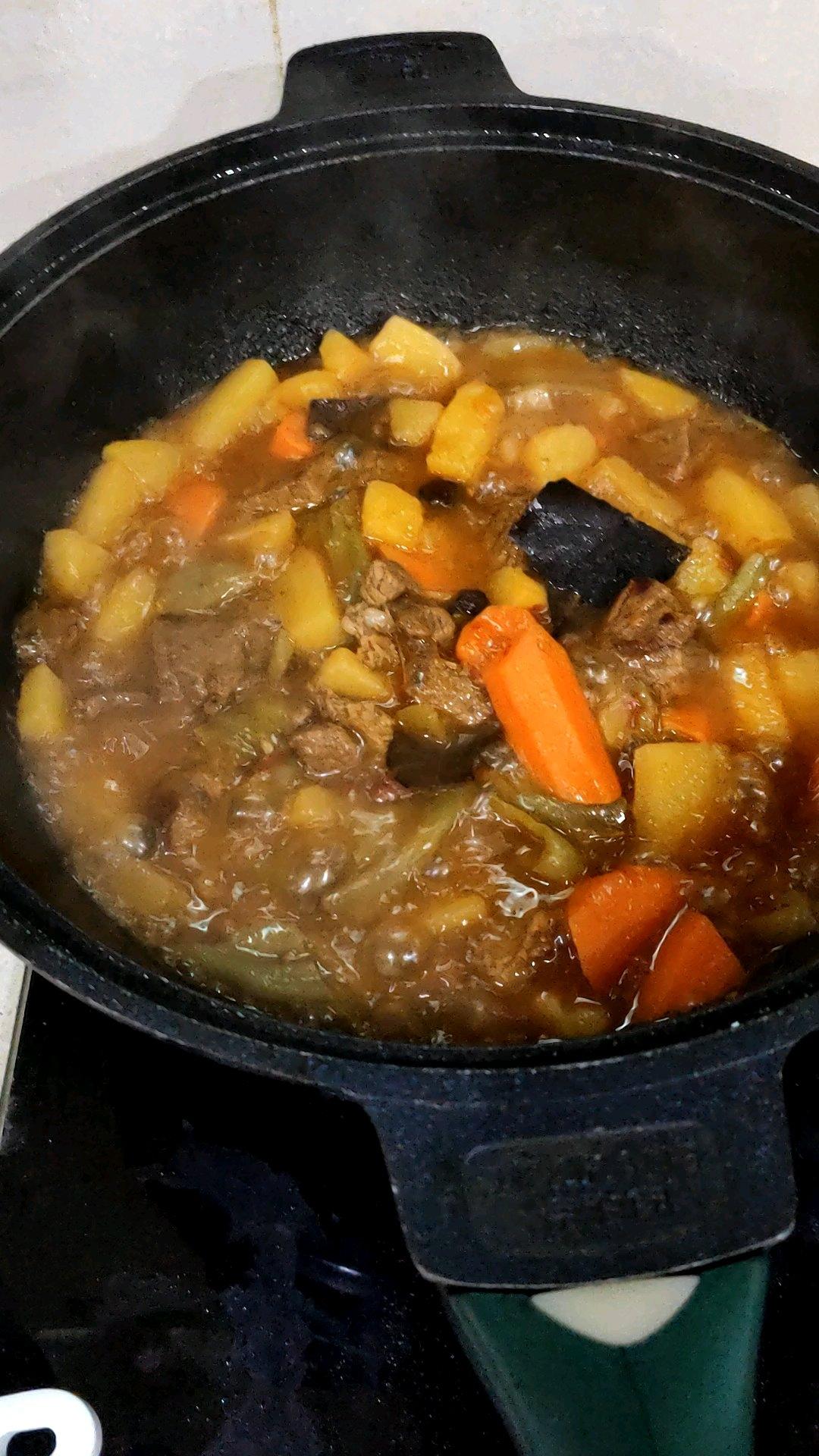砂锅红烧牛肉