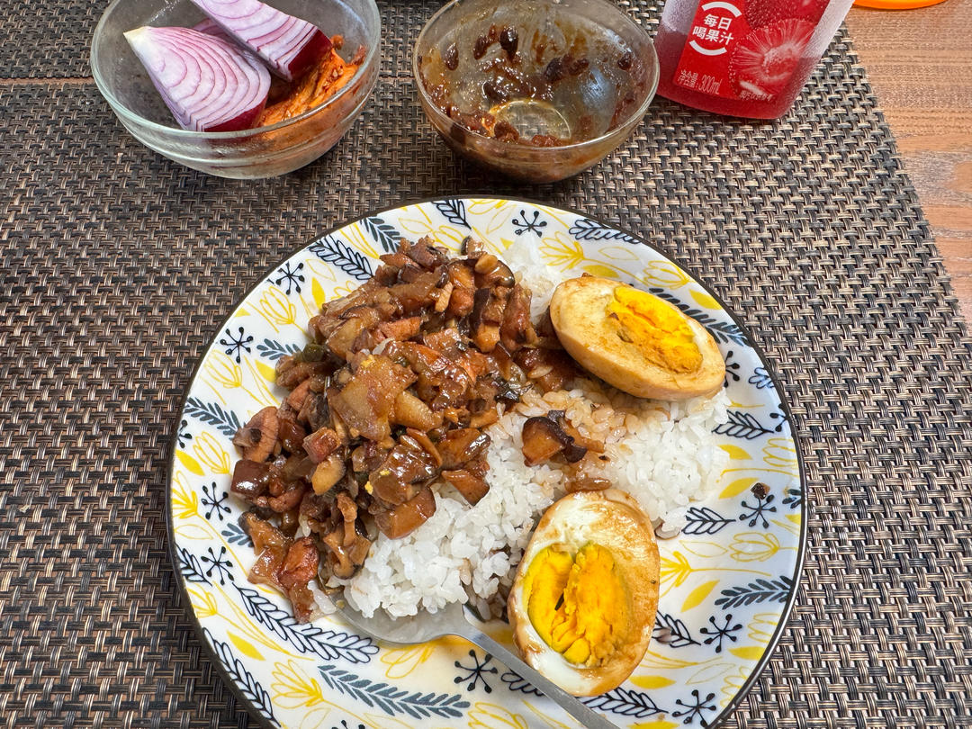 洋葱酥卤肉饭