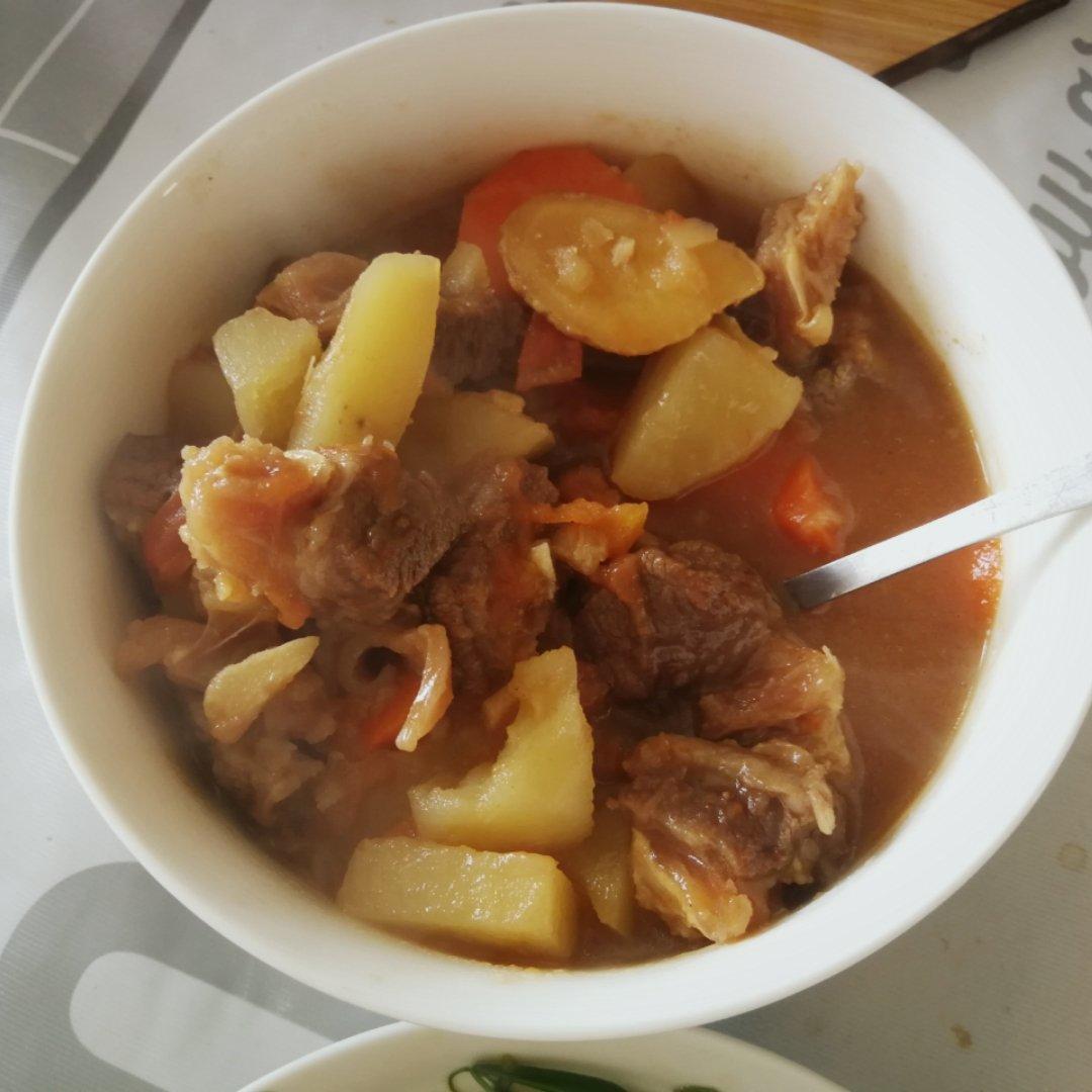 红烧牛肉土豆 （独家秘制）
