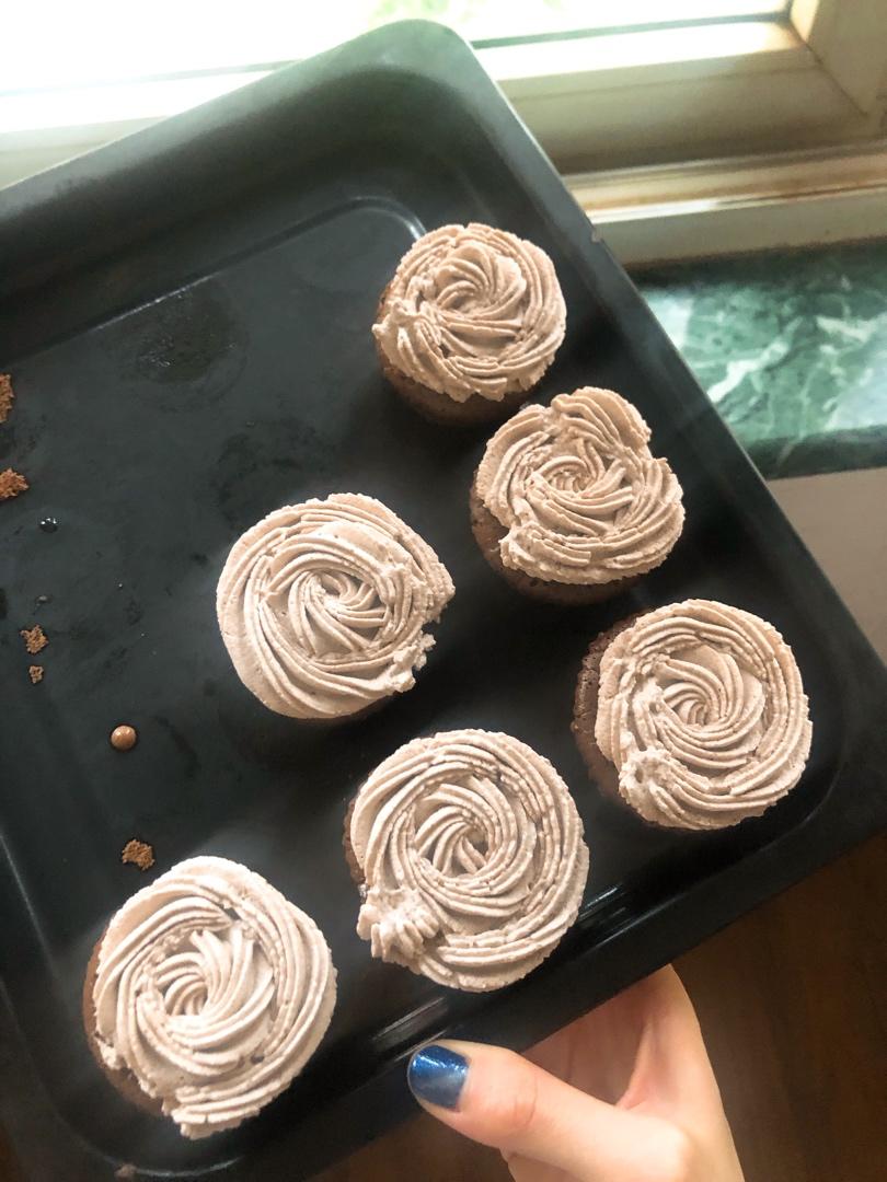 可可戚风奶油纸杯蛋糕