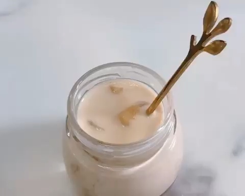 纯奶红枣炖花胶的做法