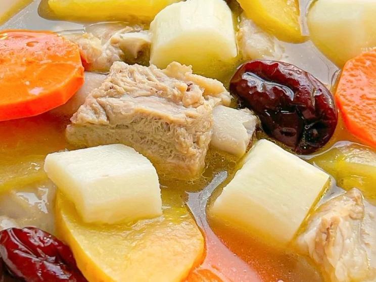 苹果山药排骨汤的做法