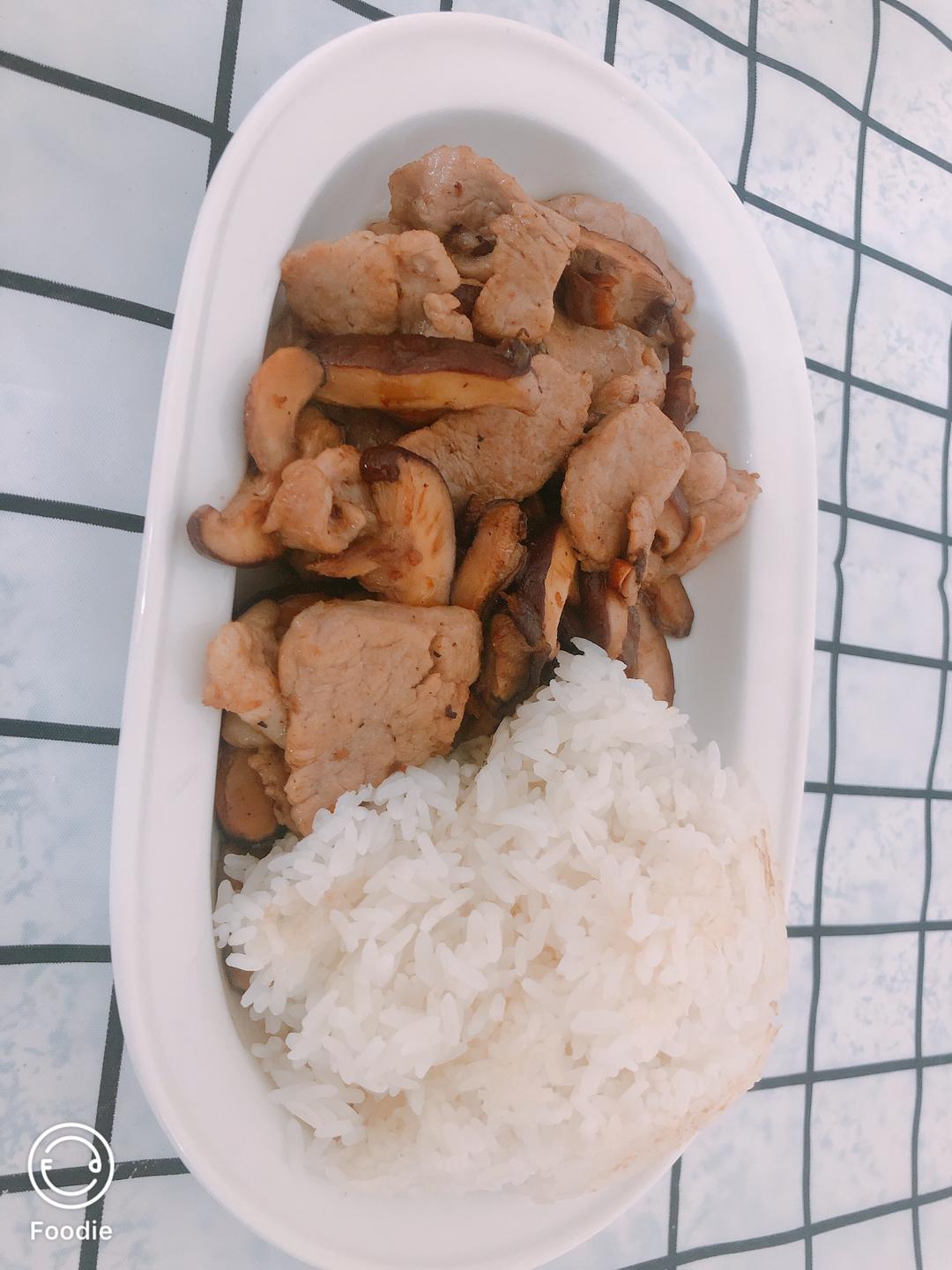 用料最少的香菇炒肉