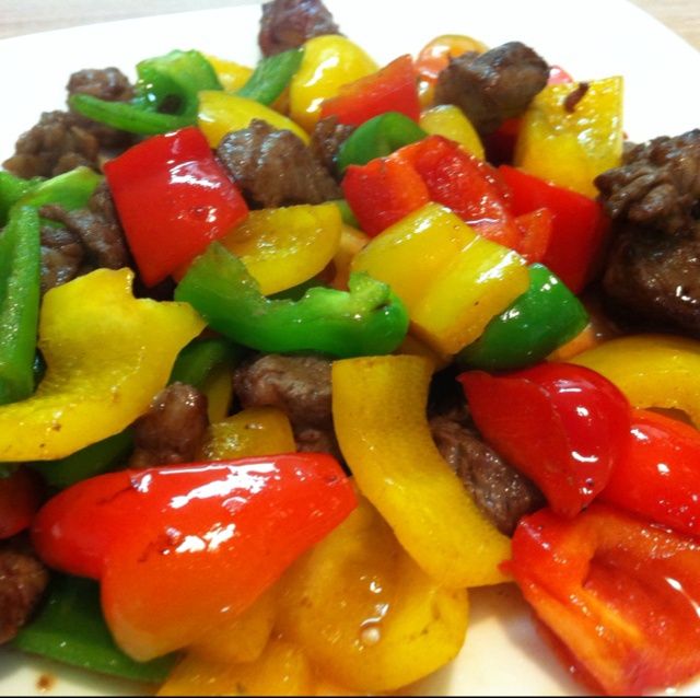 圈圈在外做的彩椒牛肉粒