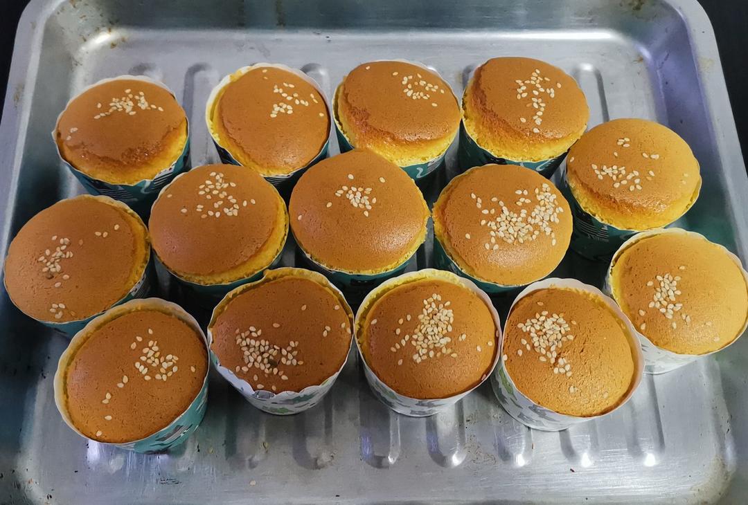 纸杯蛋糕 8寸戚风蛋糕的量