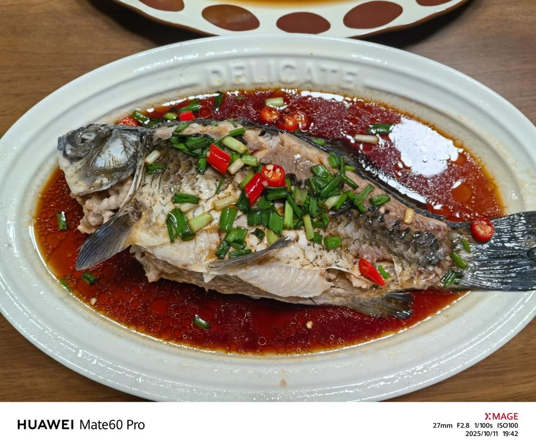 清蒸怀胎鲫鱼（清蒸鲫鱼塞肉）