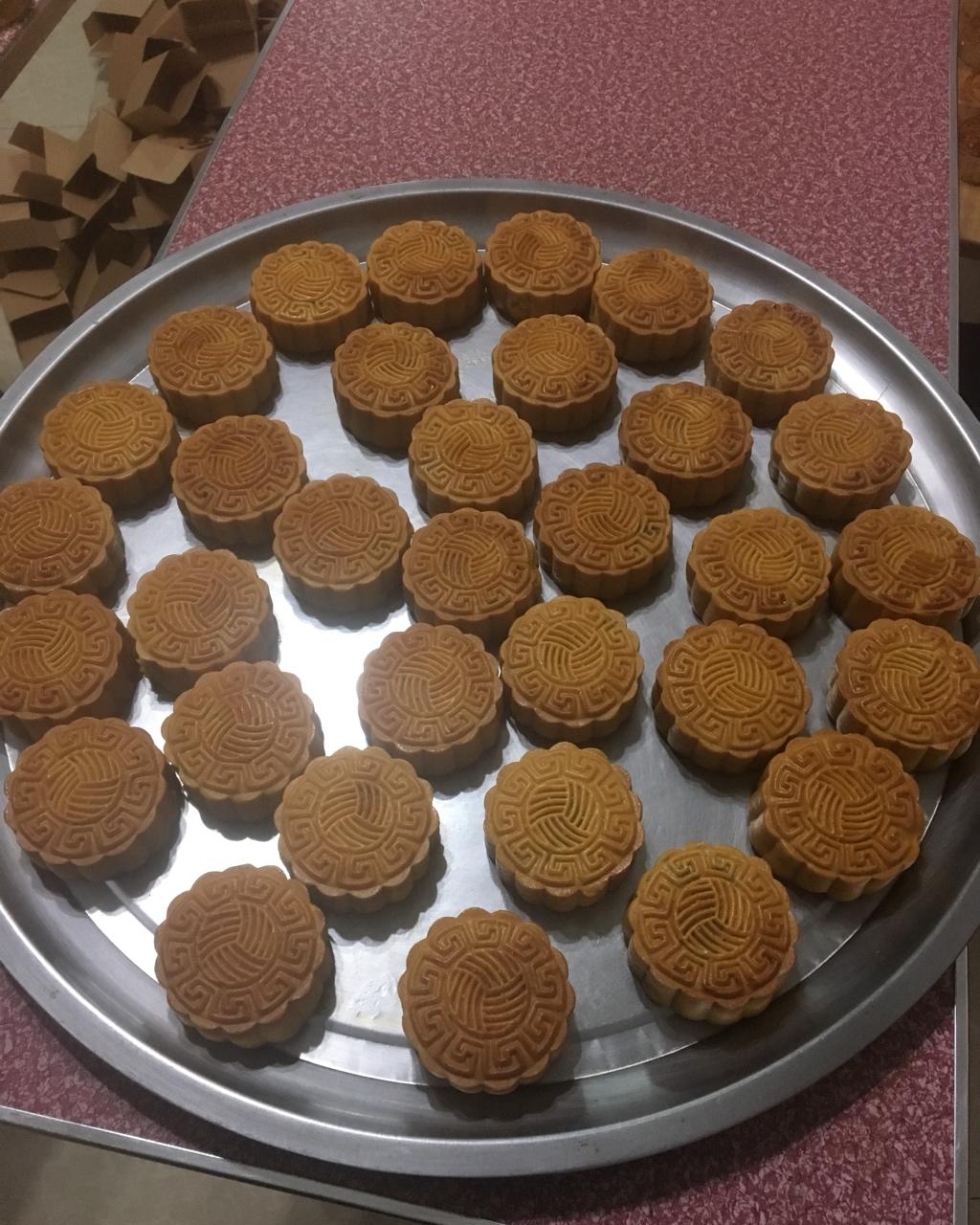 广式月饼—蛋黄莲蓉月饼