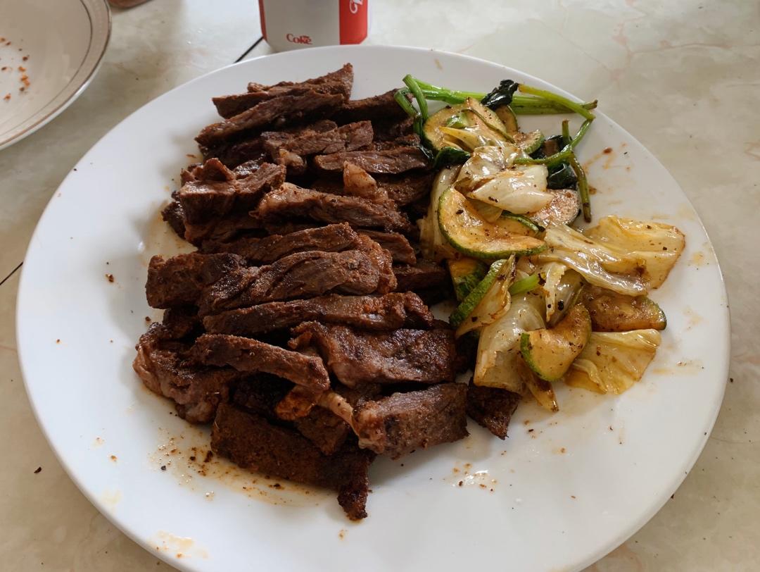 黑椒牛排