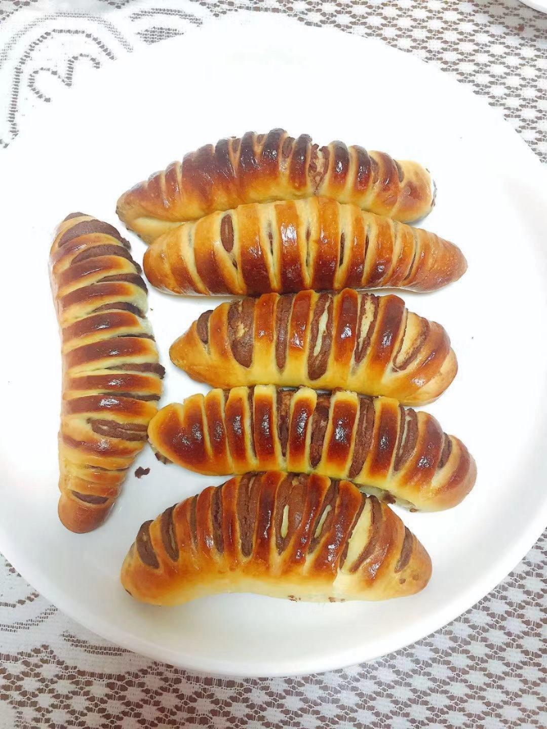 豆沙毛毛虫面包