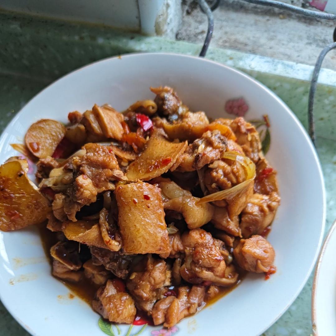 厨师长教你：“姜葱炒鸡”的家常做法，色香味俱全，赶紧收藏吧