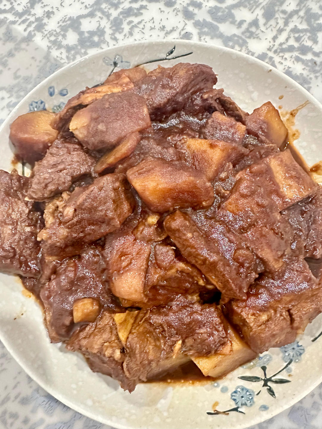 小土豆烧牛肉，红烧牛腩，好吃到舔盘