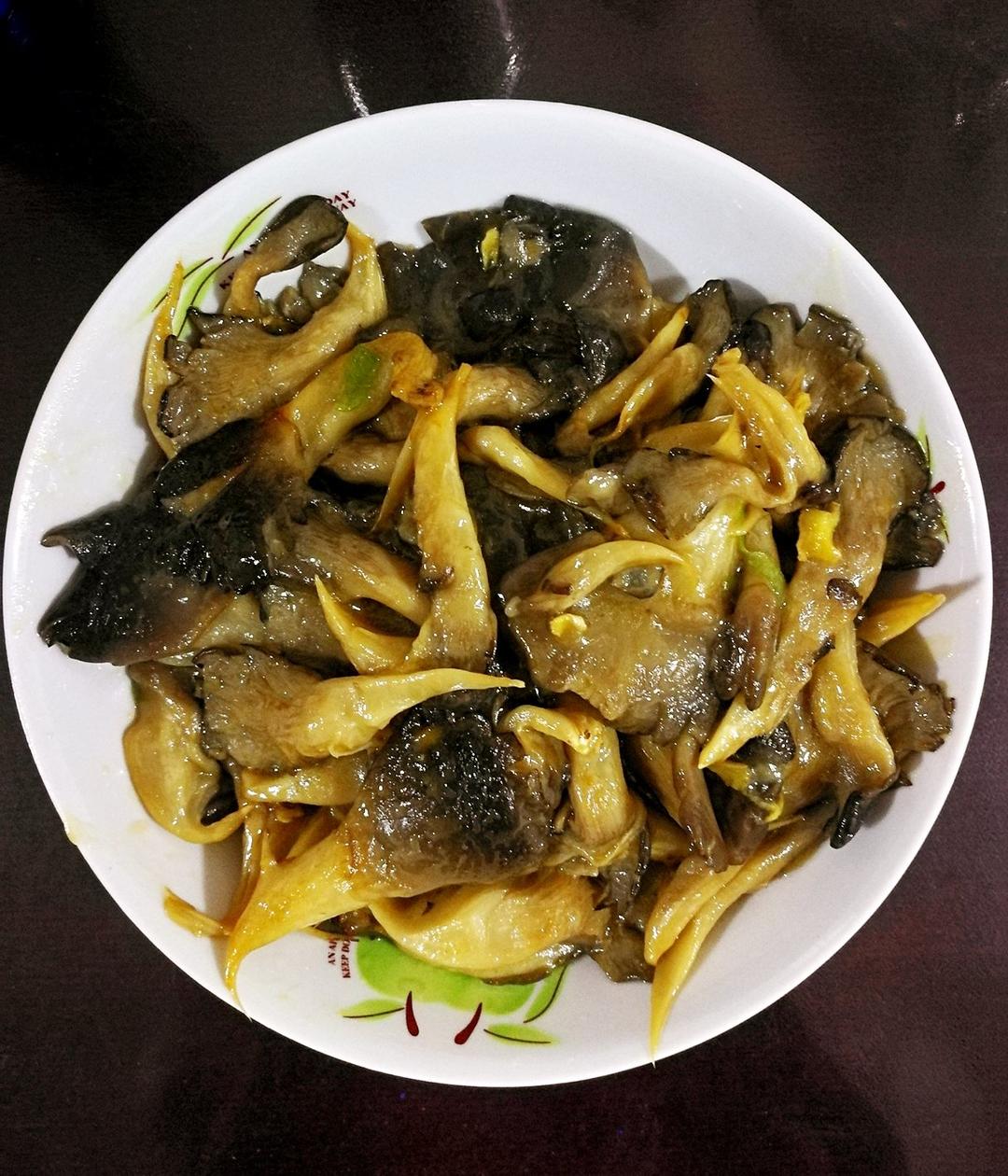 xuefei143做的蚝油焖平菇