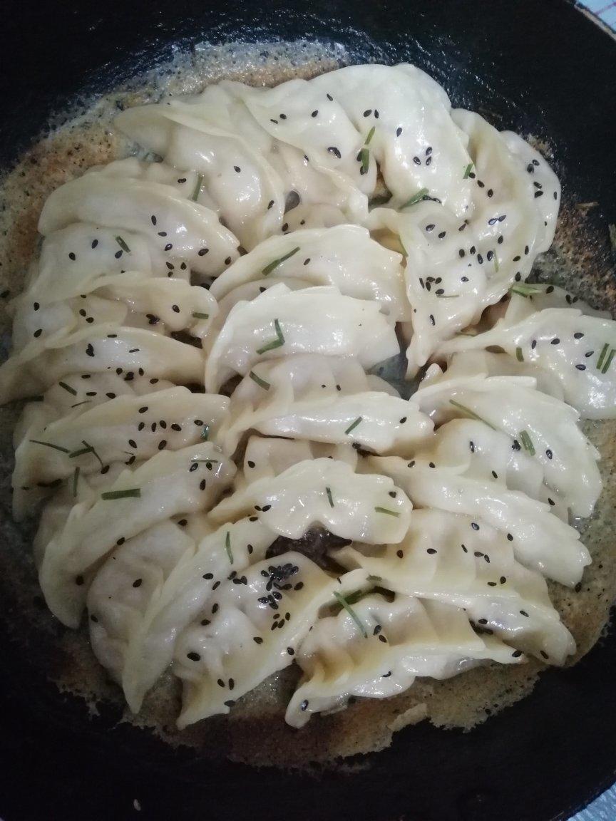 三鲜锅贴