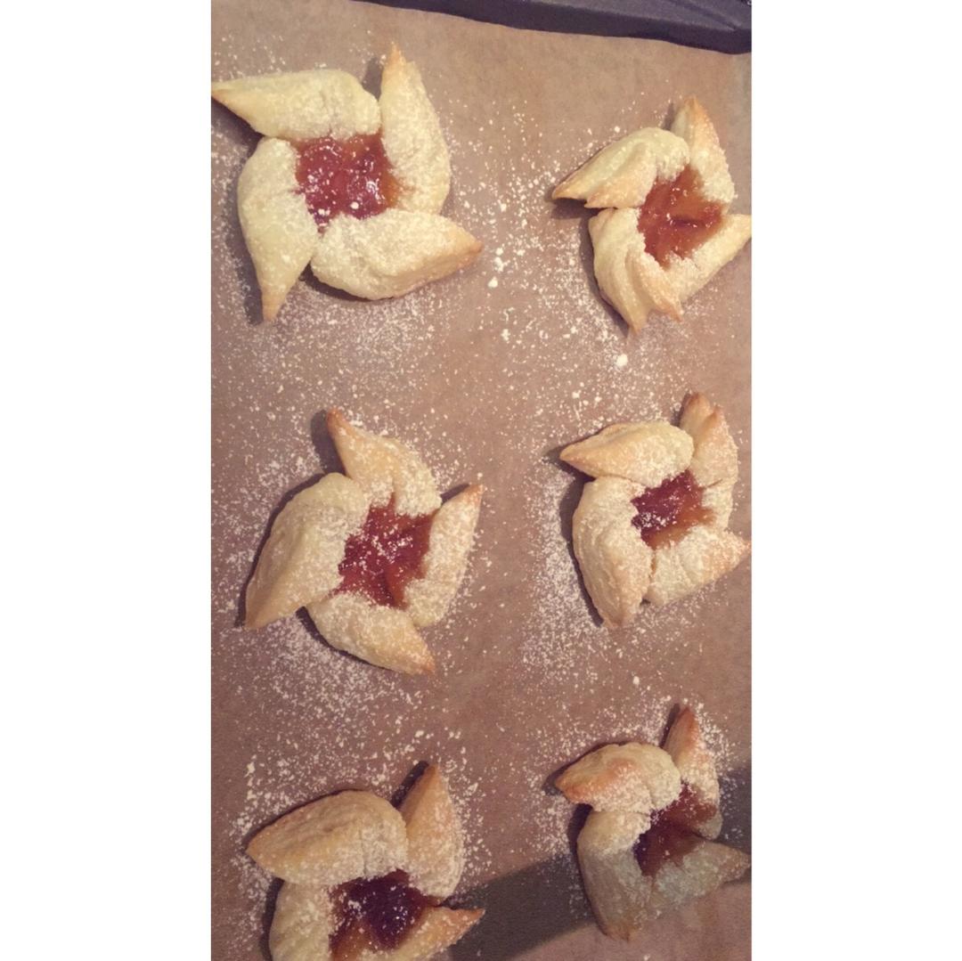 【千层酥皮后续--酥皮小点合集之蓝莓果酱风车酥】