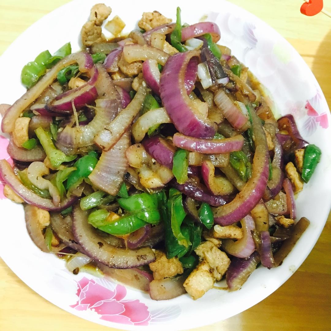 洋葱青椒炒肉