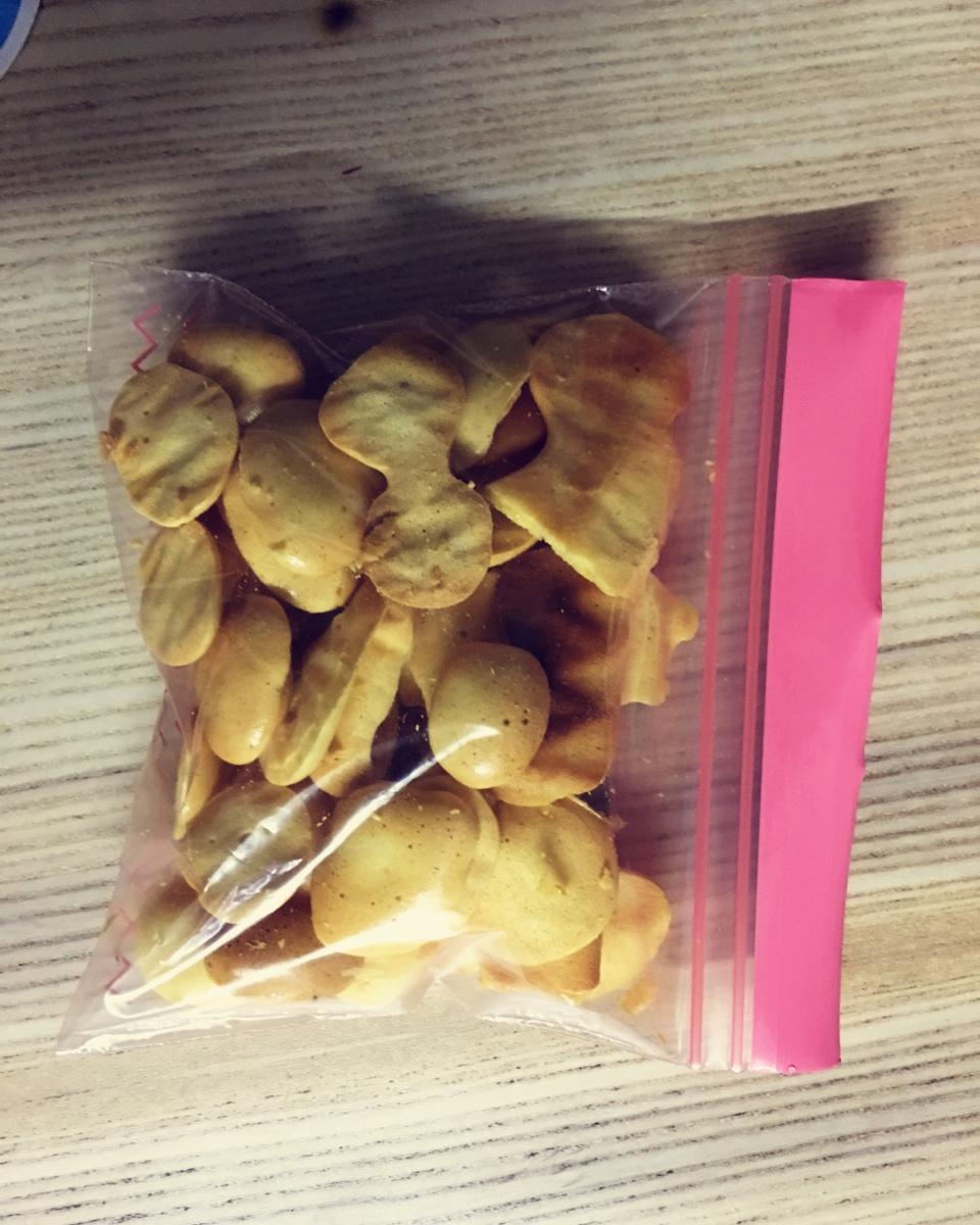 入口即化的无添加蛋黄溶豆