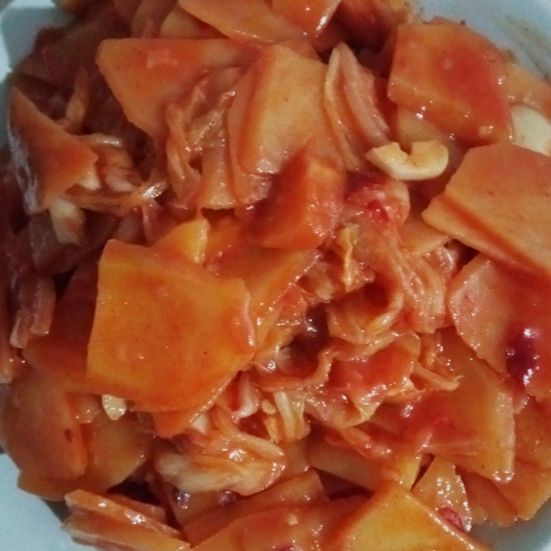 辣白菜炒土豆片