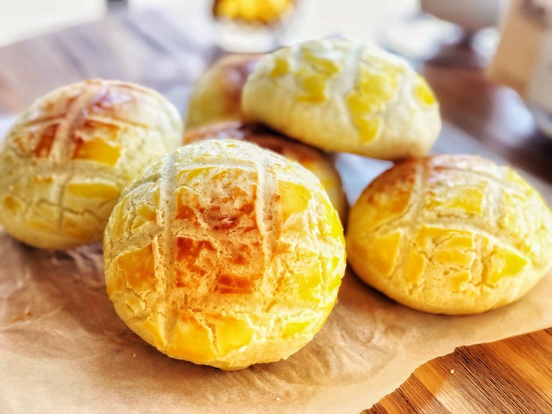 好吃到炸裂的港式菠萝包（附带制作酥皮的小视频）
