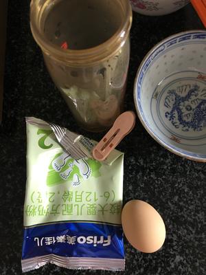 小龙珠辅食：奶粉蒸蛋的做法 步骤1