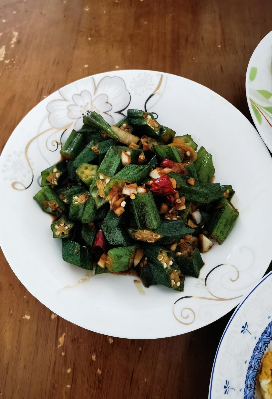 简单好吃的炒秋葵