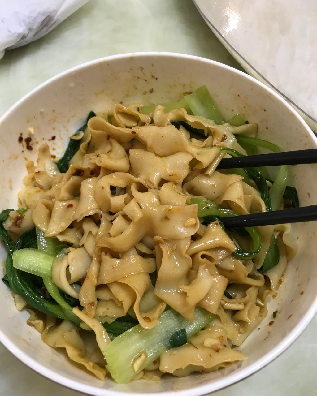 简单到不行的油泼面