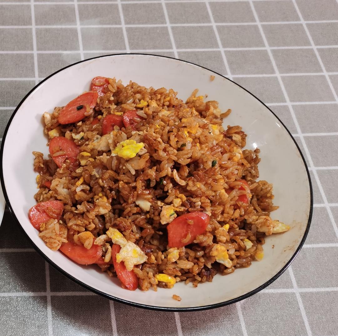 邻居抢着来我家吃土豆香肠炒饭，原来这么香！