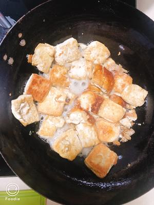 香菇虾仁豆腐煲的做法 步骤2