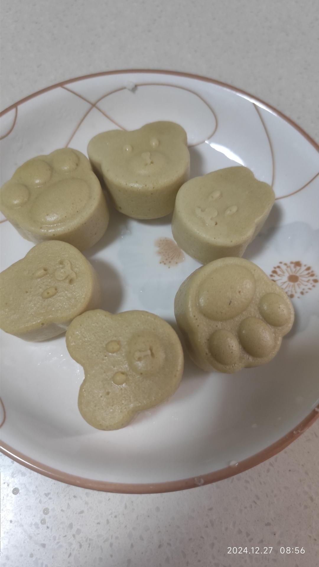 香蕉蒸糕/火龙果/玉米/苹果/雪梨
