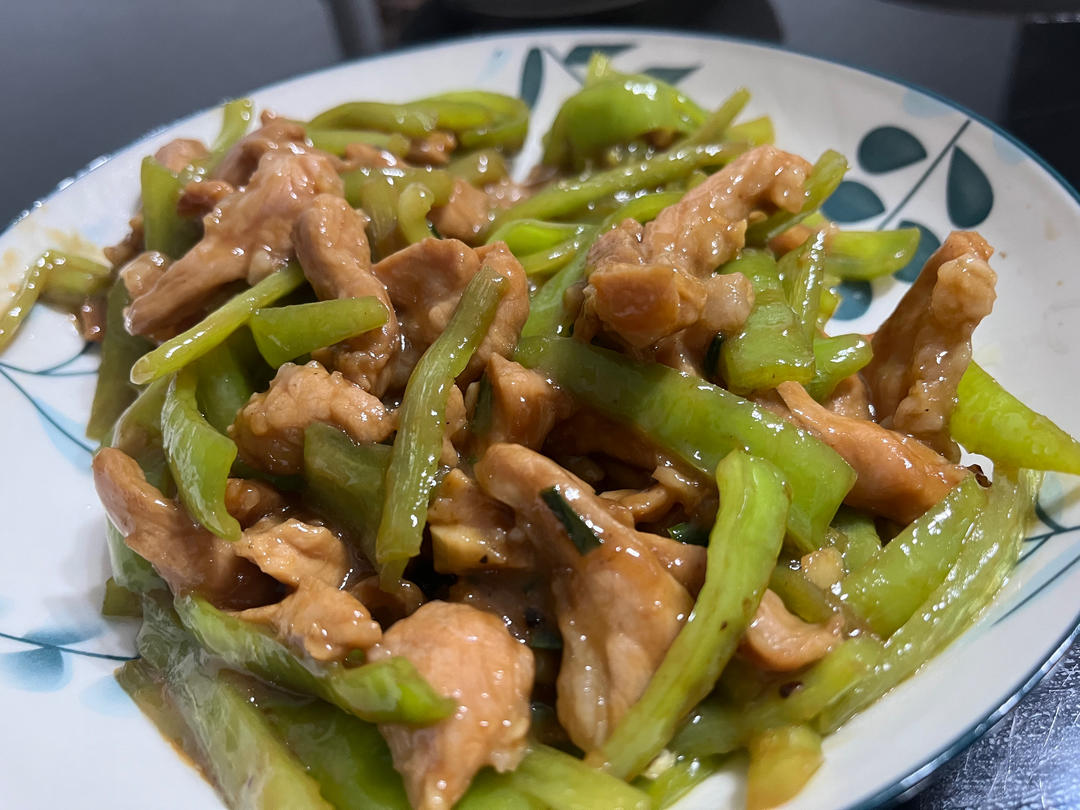 巨下饭的尖椒肉丝好吃得一碗接一碗