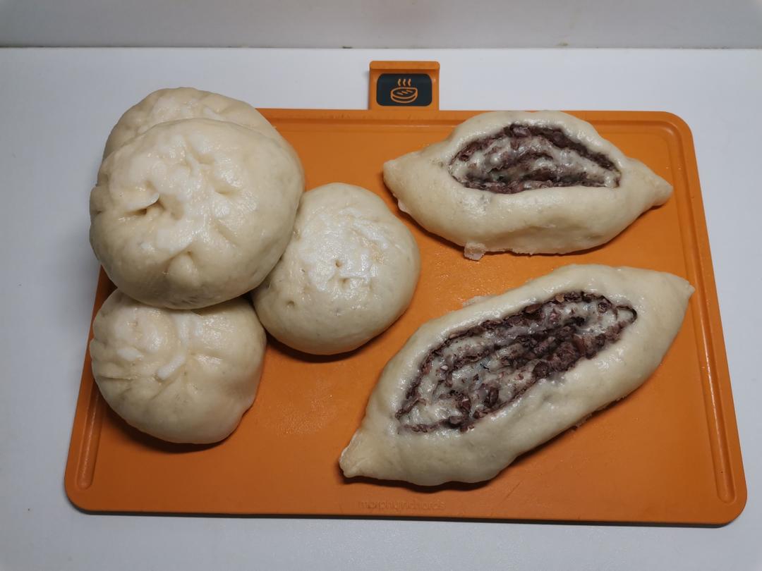 暄软可口的豆沙包