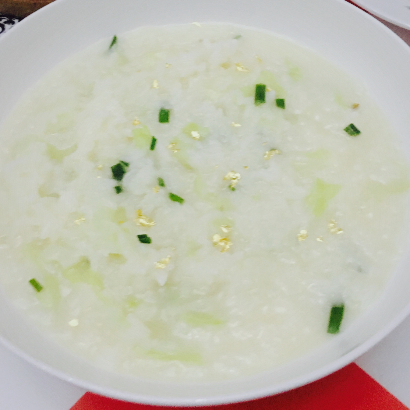 雪白的金箔鱼汤泡饭