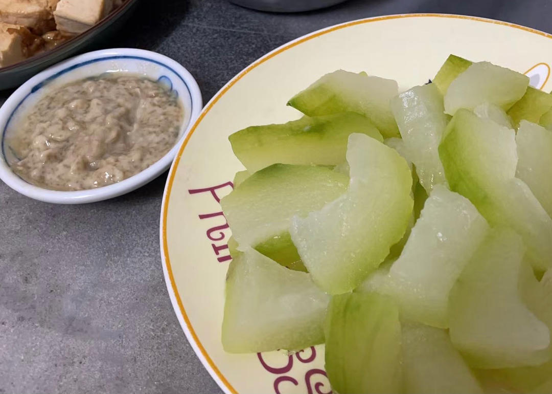 白灼冬瓜蘸腐乳白糖