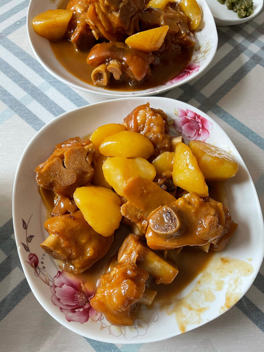 美味的家常菜：红烧猪蹄