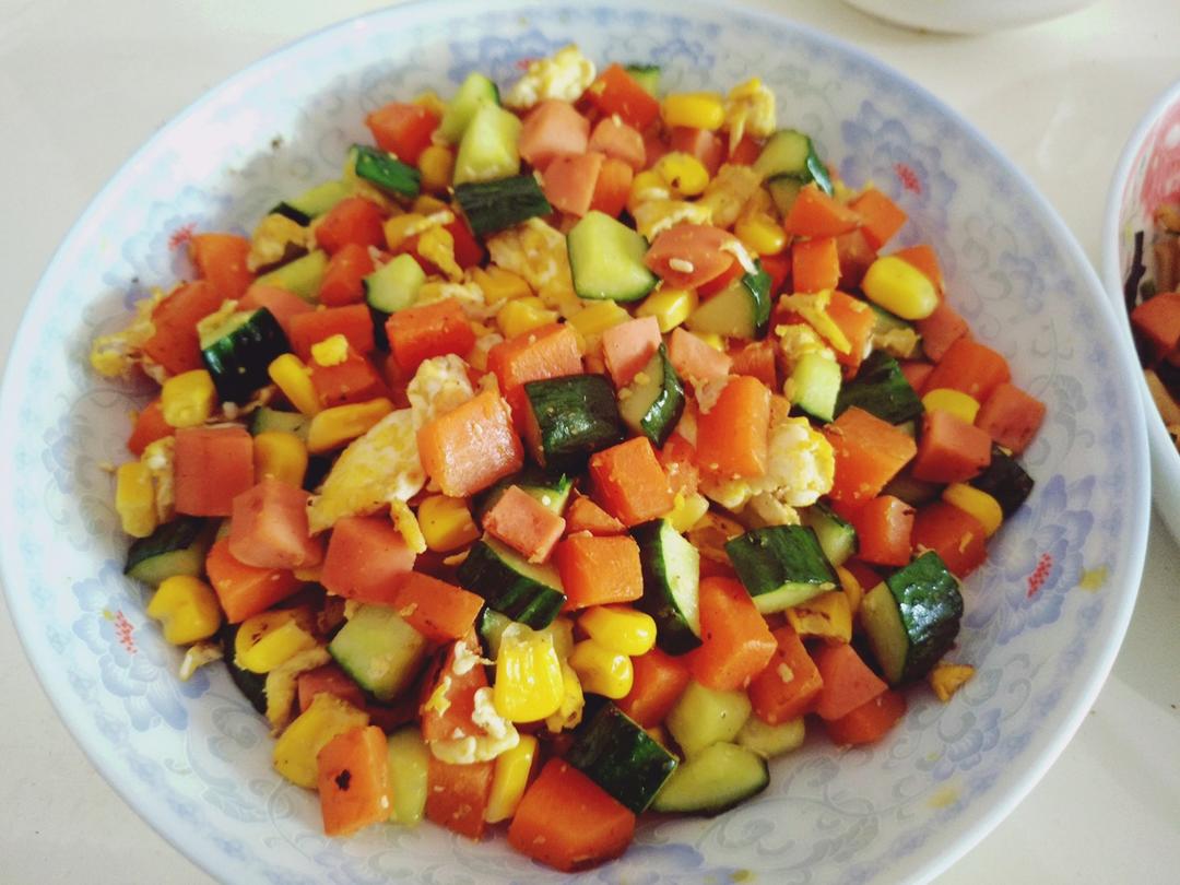 胡萝卜玉米炒黄瓜
