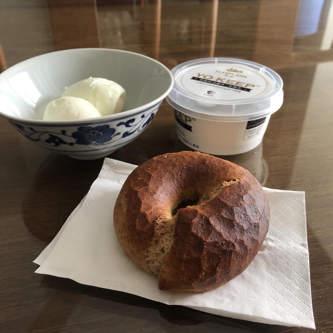 增肌训练前的碳水：鲁邦种全麦黑麦贝果的做法