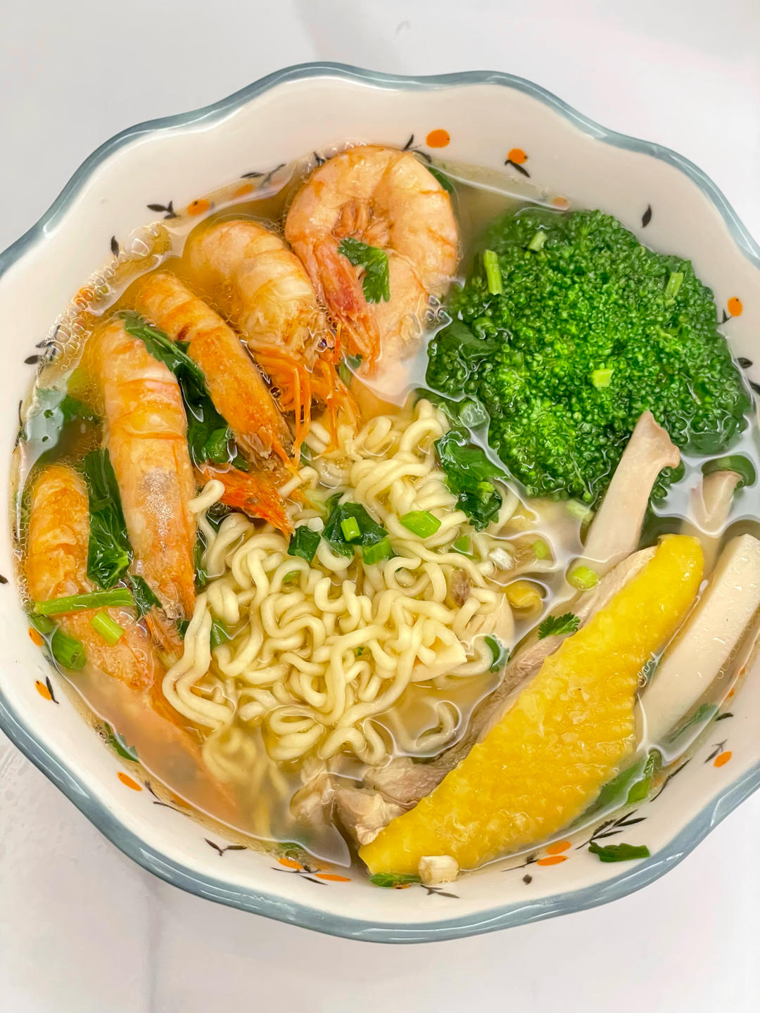 复刻华丰三鲜伊面包装袋上的面