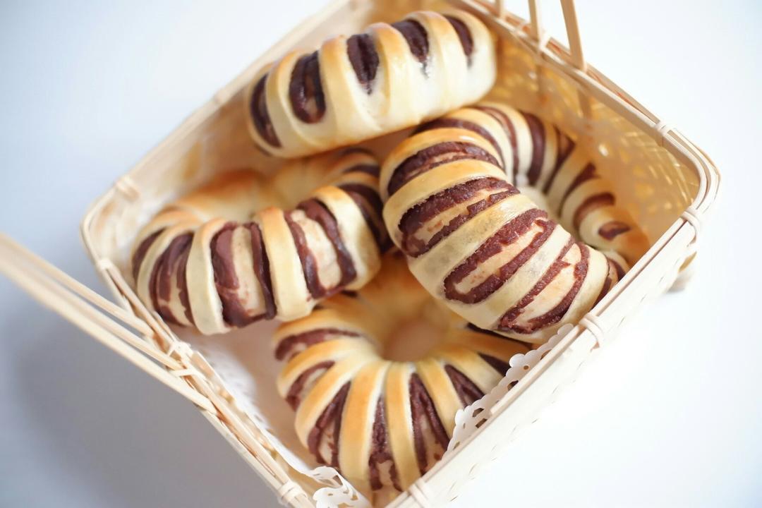 花影月移做的豆沙面包圈