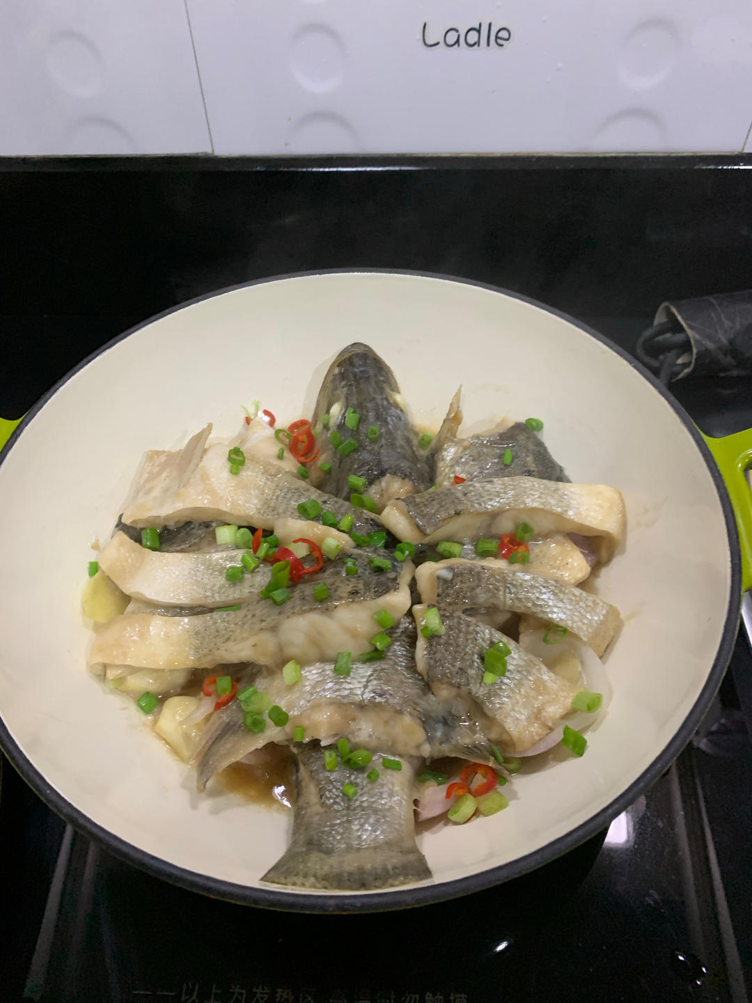 珐琅锅无水焗鲈鱼