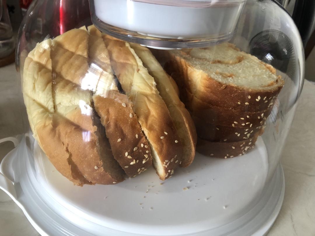 清香柔软的抹茶红豆吐司
