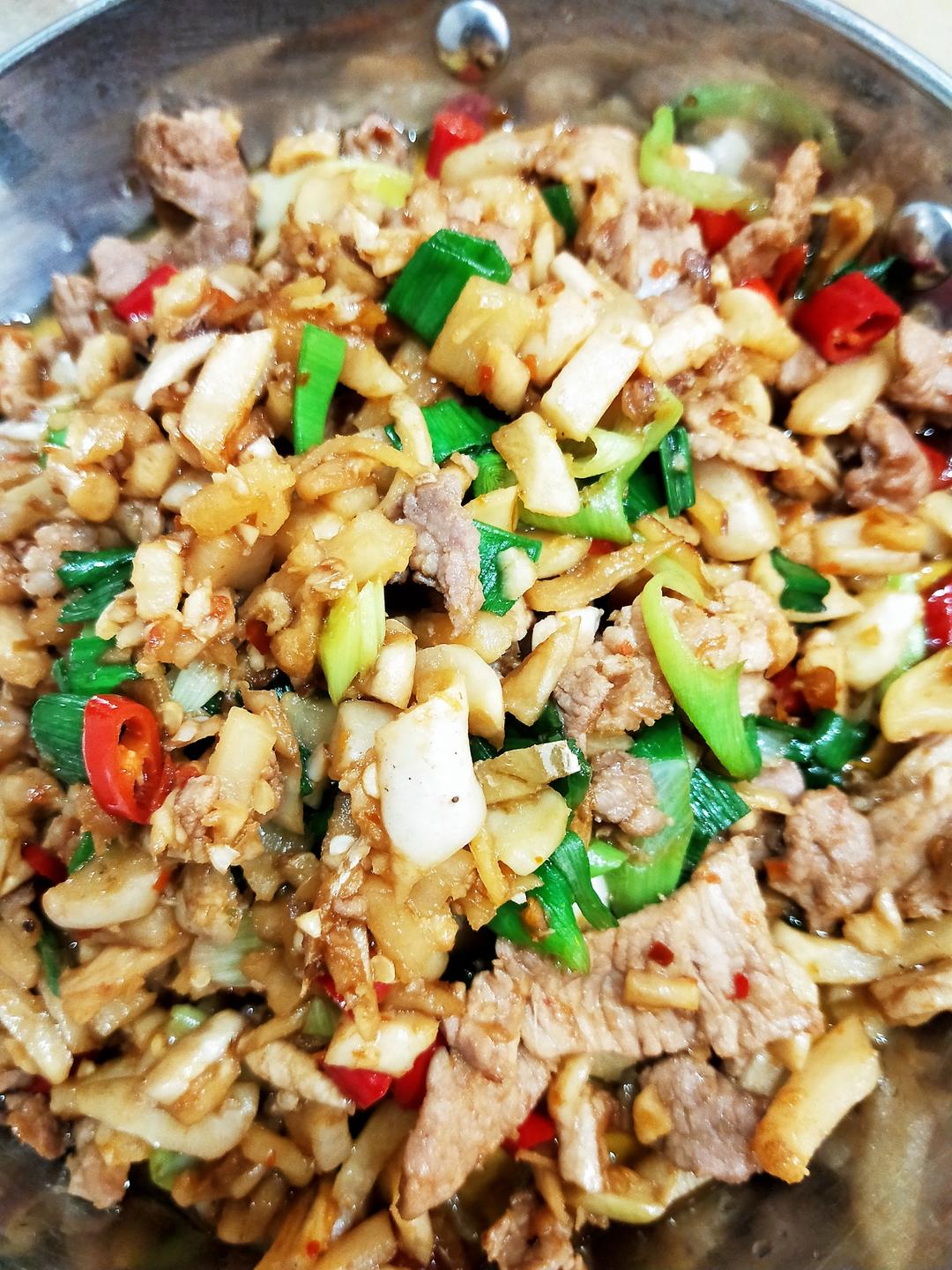 萝卜干炒肉的做法